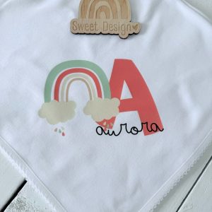 Fralda – Arco-Iris com nome e inicial do nome