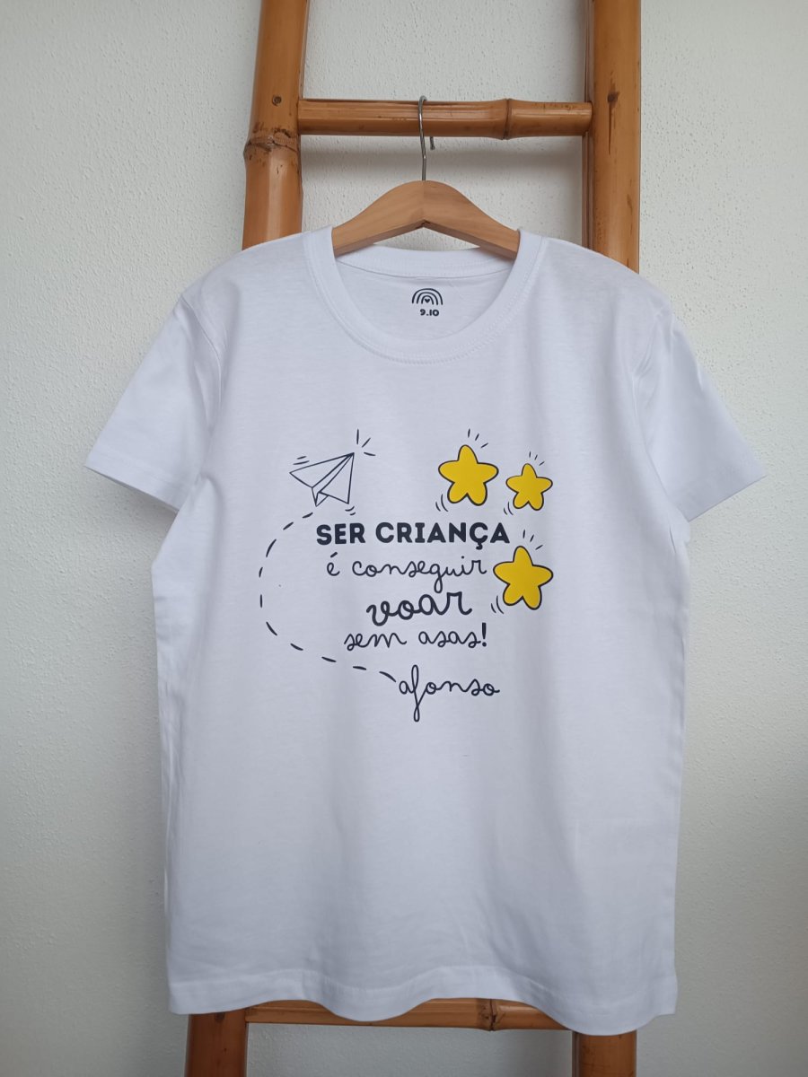 T-Shirt (Dia da Criança) – Ser criança é conseguir voar sem asas