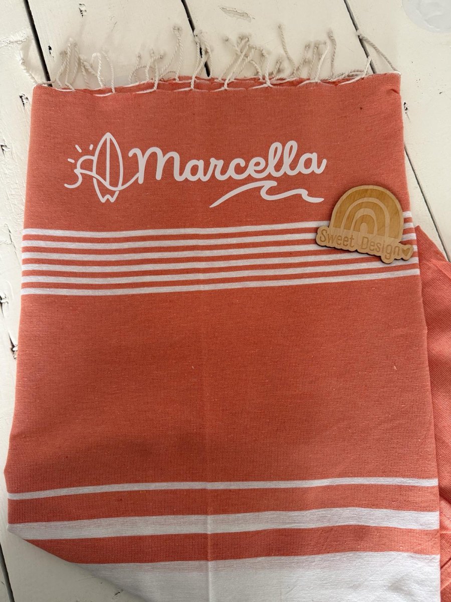 Toalha praia com uma Prancha e onda (com nome)