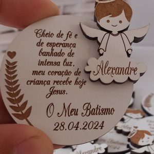 Lembrança Batismo – Íman – Cheio de fé e de esperança banhado de intensa luz, meu coração recebe hoje Jesus (com anjo saliente)