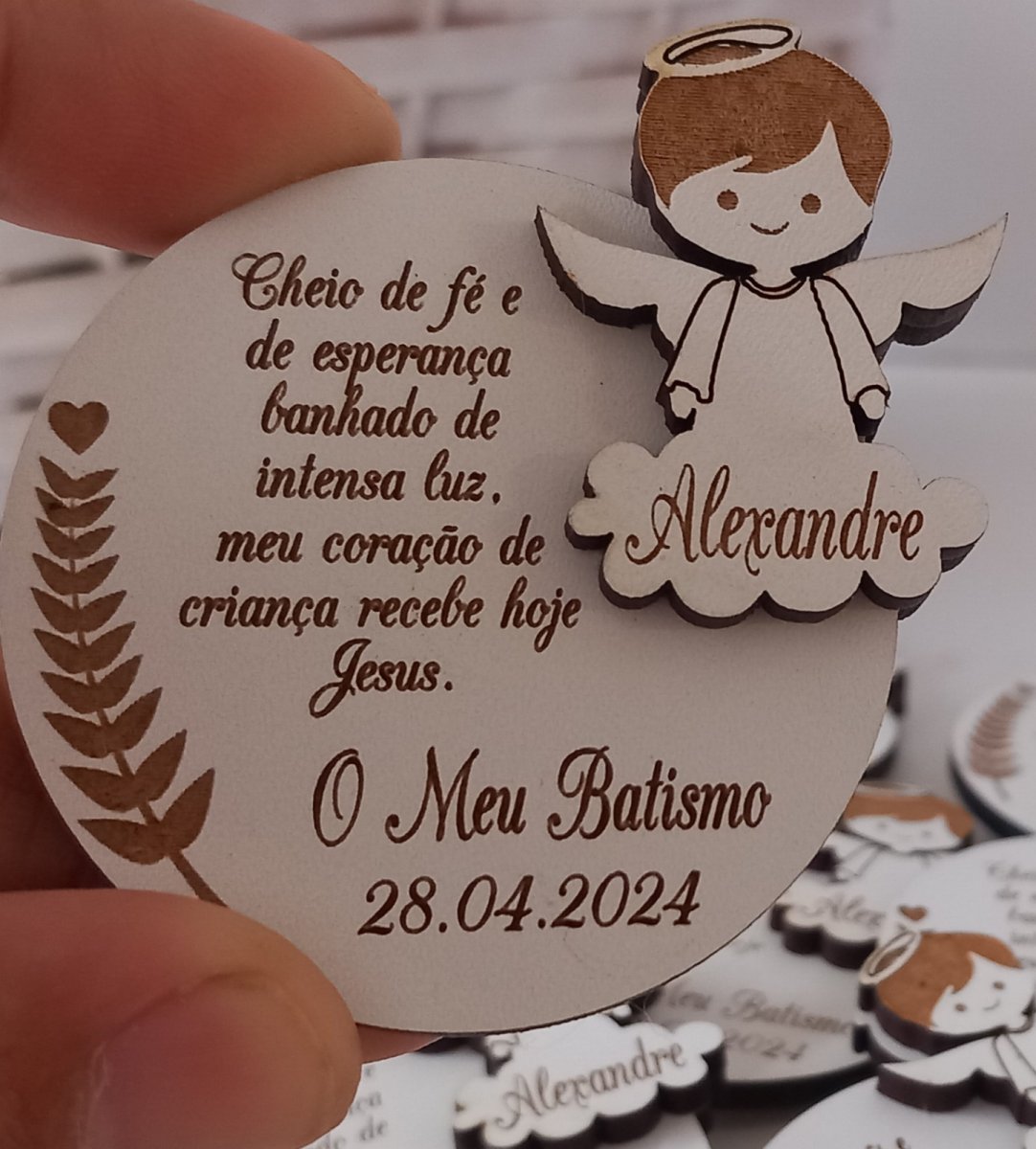 Lembrança Batismo – Íman – Cheio de fé e de esperança banhado de intensa luz, meu coração recebe hoje Jesus (com anjo saliente)